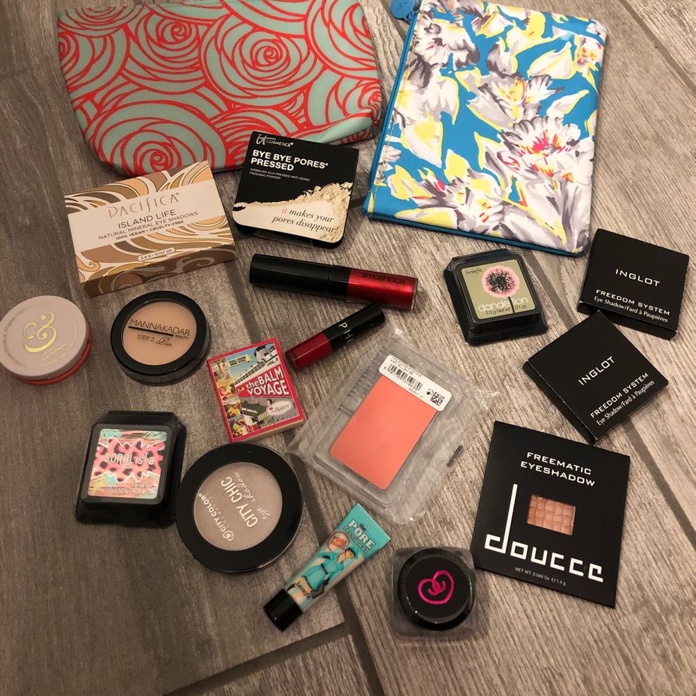 Makeup bundle